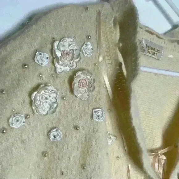 Victoria’s Secret vintage GOLD LABEL, cream, SOFT,romantic,delicate,bed jacketOS - Picture 10 of 13